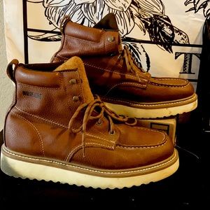 Great condition, Wolverine brown boots! Size 13, only worn once!